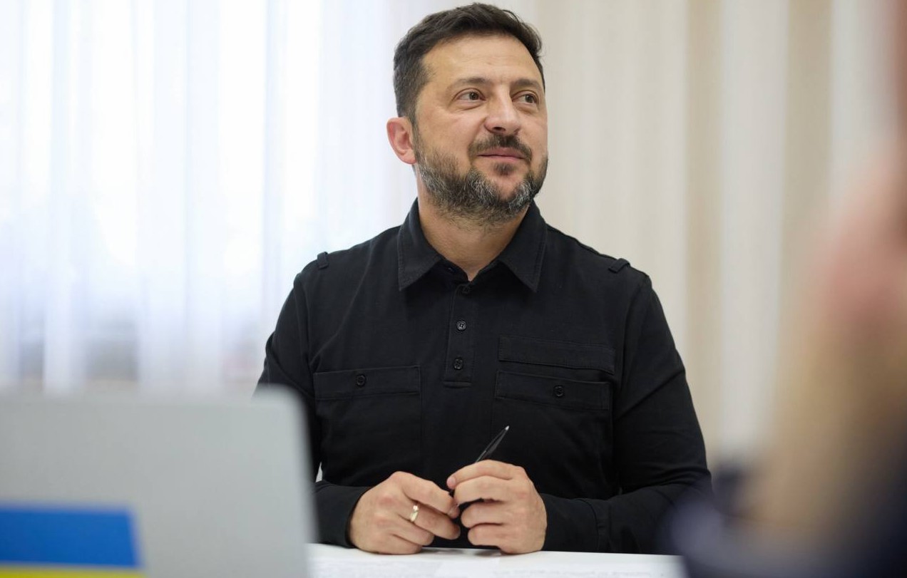 Зеленський провів першу розмову з новим прем'єром Британії Зеленський провів першу розмову з новим прем'єром Британії